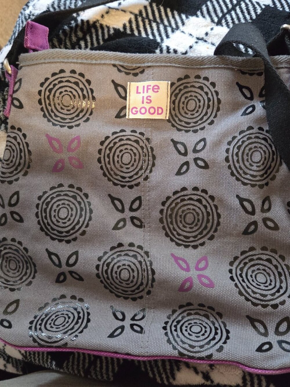 Life is Good Crossbody Bag, approx. 10x11 inch/medium size